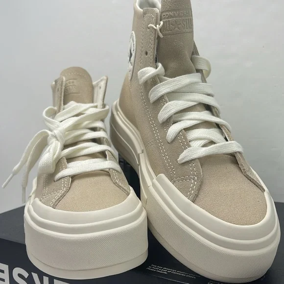 Converse WMNS Platform Sneakers A07209C
CTAS CRUISE HI
NUTTY GRANOLA/EGRET/BLACK - Picture 5 of 16